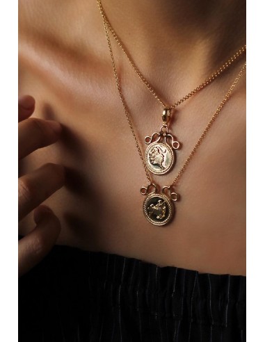 Leah Yard Zodiac Necklace en linge